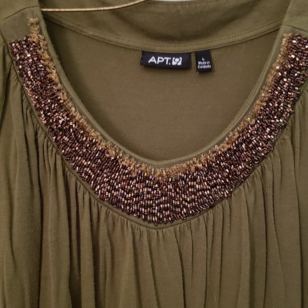 Top - Picture 2 of 3
